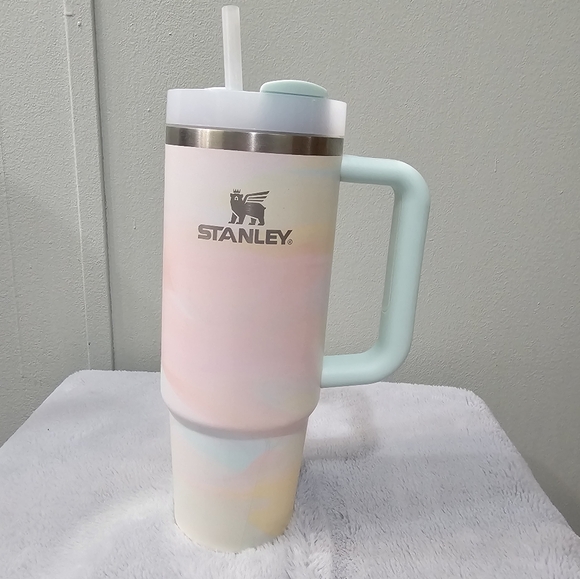 Stanley Quencher H2O FlowState 30oz w/lid And Straw Warm Serene Brushstrokes